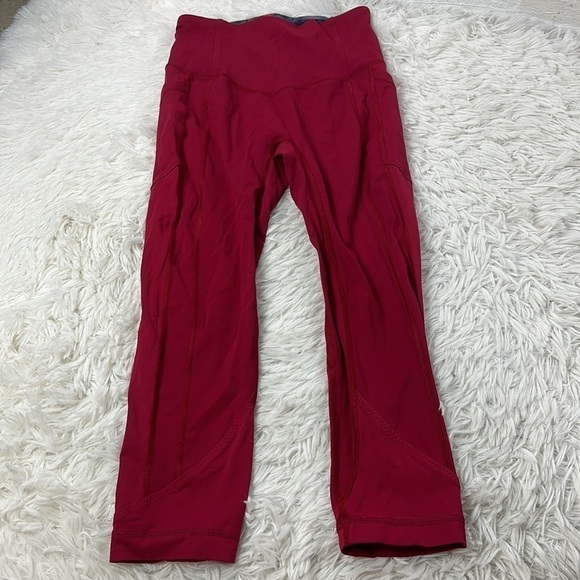 Lululemon All The Right Places Crop Cranberry / Windy Blooms Regal Plum Multi - Picture 1 of 9